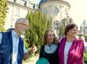 Tagungsteam der Begegnungsstätte Schloss Craheim hat Spaß