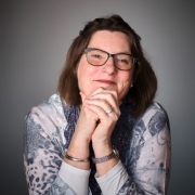 Annegret Bossemeyer Bünde. Annegret war 22 Jahre in Craheim. Sie ist Heilpraktikerin für Psychotherapie, Seelsorgerin und Traumapädagogin (zptn), Erfahrungen in Methoden der Familienaufstellung. Seit 2020 ist sie Beraterin und Referentin bei Live e.V. in Bünde (NRW).